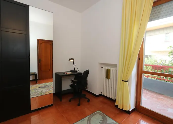 Barone 12 Free Parking