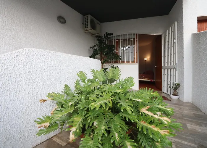 Barone 12 Free Parking Bari