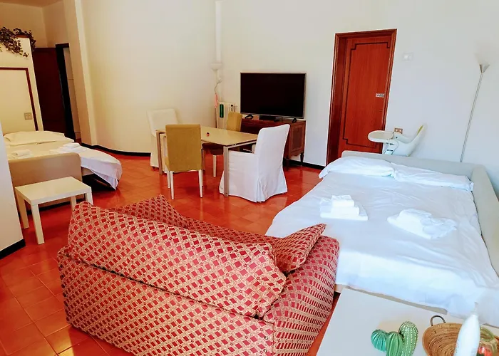 Barone 12 Free Parking